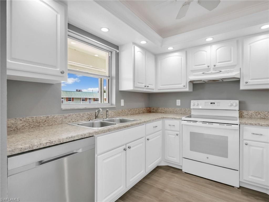 300 Valley Stream Dr , Unit 8A, Naples, FL 34113 Photo