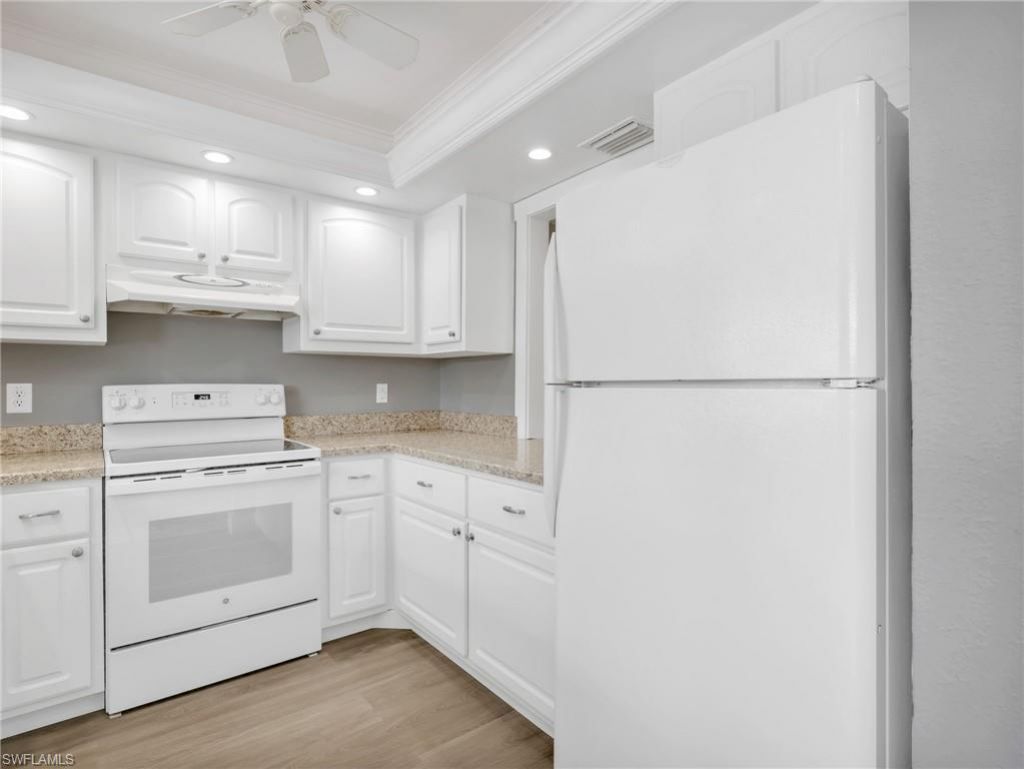 300 Valley Stream Dr , Unit 8A, Naples, FL 34113 Photo