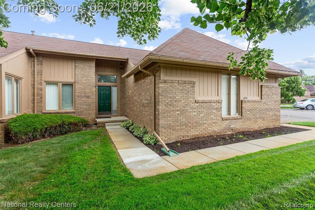 6153 Westbrooke Drive, West Bloomfield Township, MI 48322 Main Photo