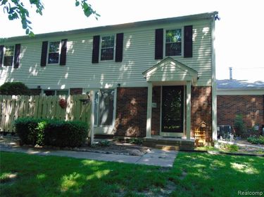 44167 Providence Drive, Unit 326, Clinton Township, Mi 48038