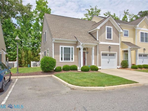16 Village Park Lane, Poquoson, VA 23662