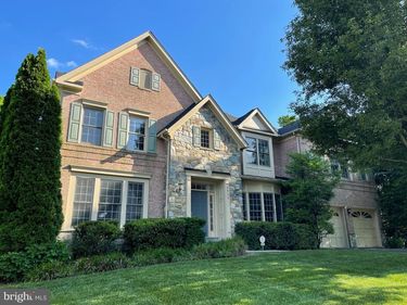 6915 BONHEIM COURT, MCLEAN, VA 22101
