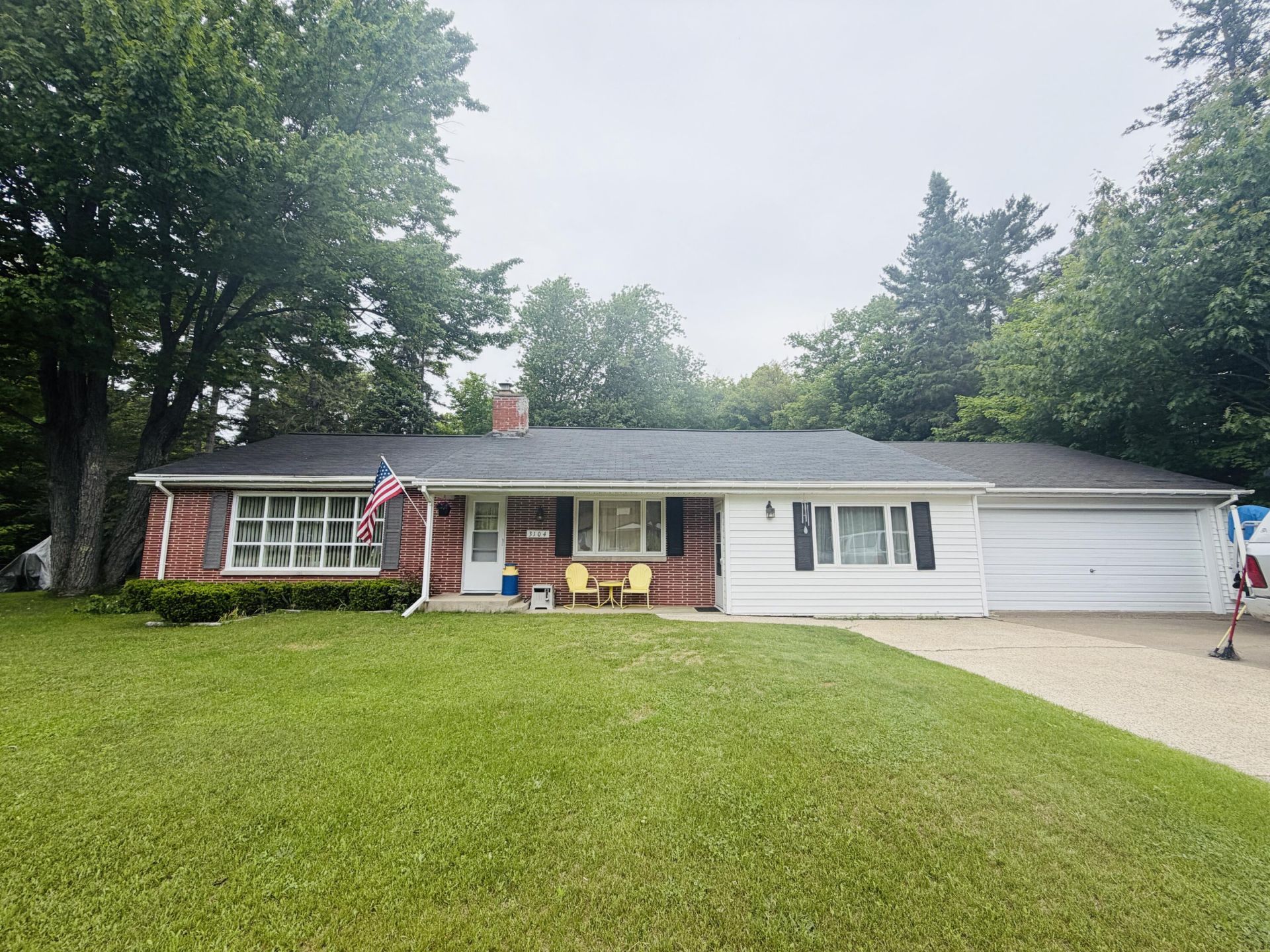 3104 Sherman Park Dr, Sault Sainte Marie, MI 49783 Main Photo