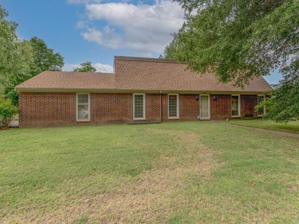 601 W Stroud St , Jonesboro, AR 72401