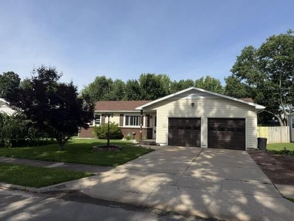 2441 S Westwood Avenue , Springfield, MO 65807