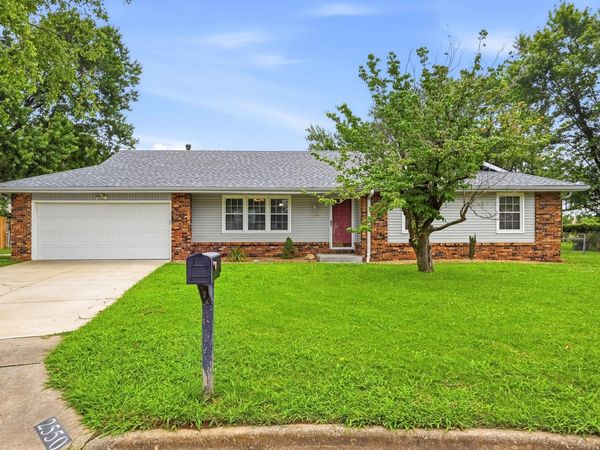 2550 S Weller Avenue , Springfield, MO 65804