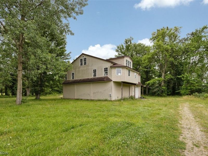 8330 Spieth Road, Litchfield, OH 44253 Photo 1