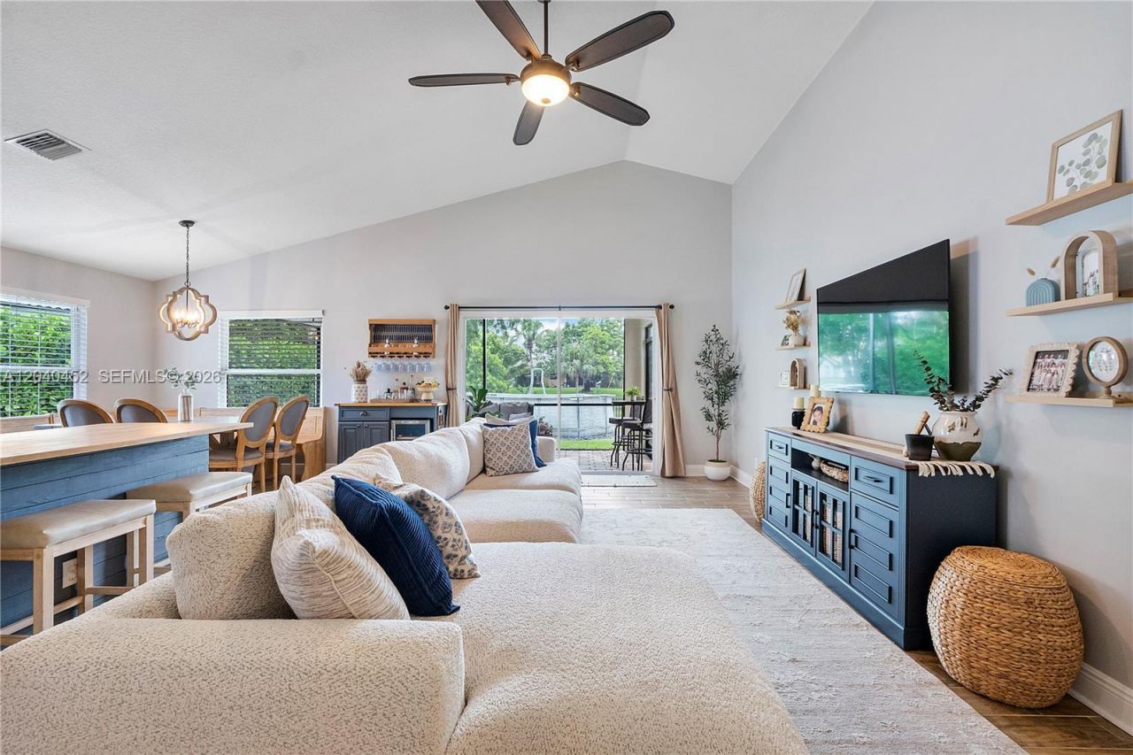 124 Preserve Dr, Royal Palm Beach, FL 33411 Photo