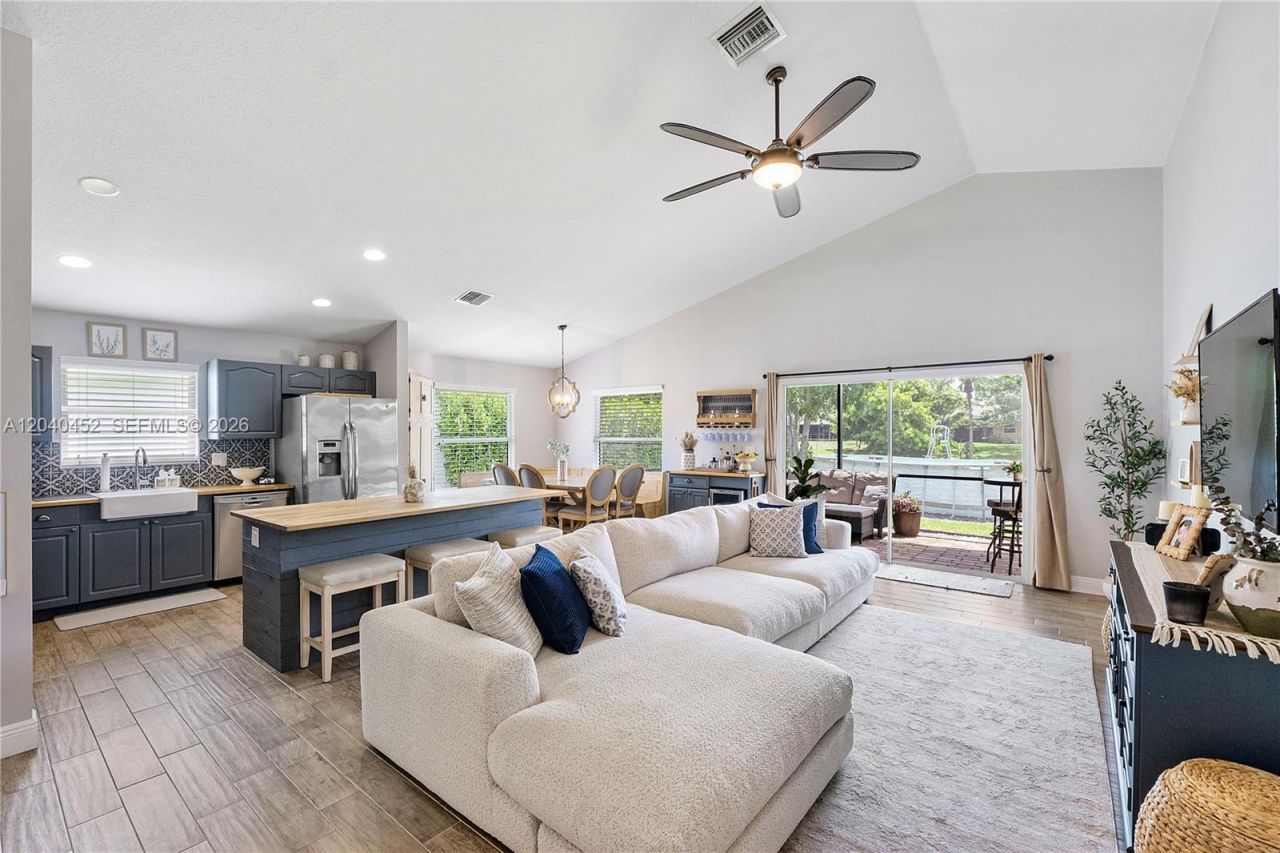 124 Preserve Dr, Royal Palm Beach, FL 33411 Photo