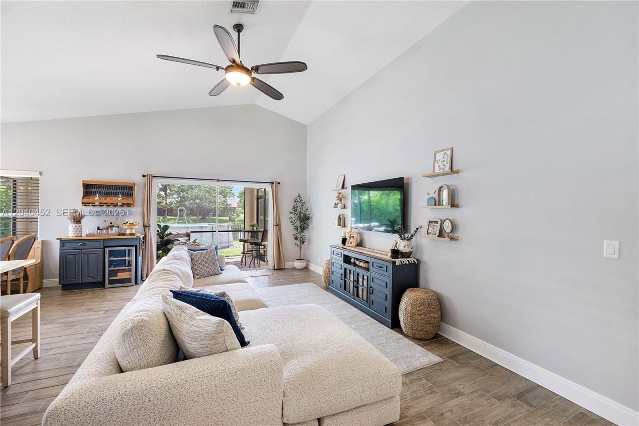 124 Preserve Dr, Royal Palm Beach, FL 33411 Photo