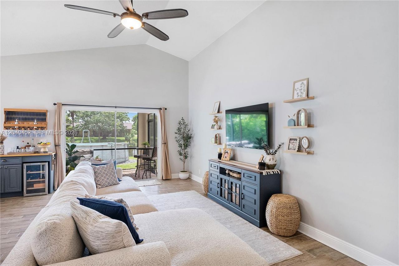 124 Preserve Dr, Royal Palm Beach, FL 33411 Photo