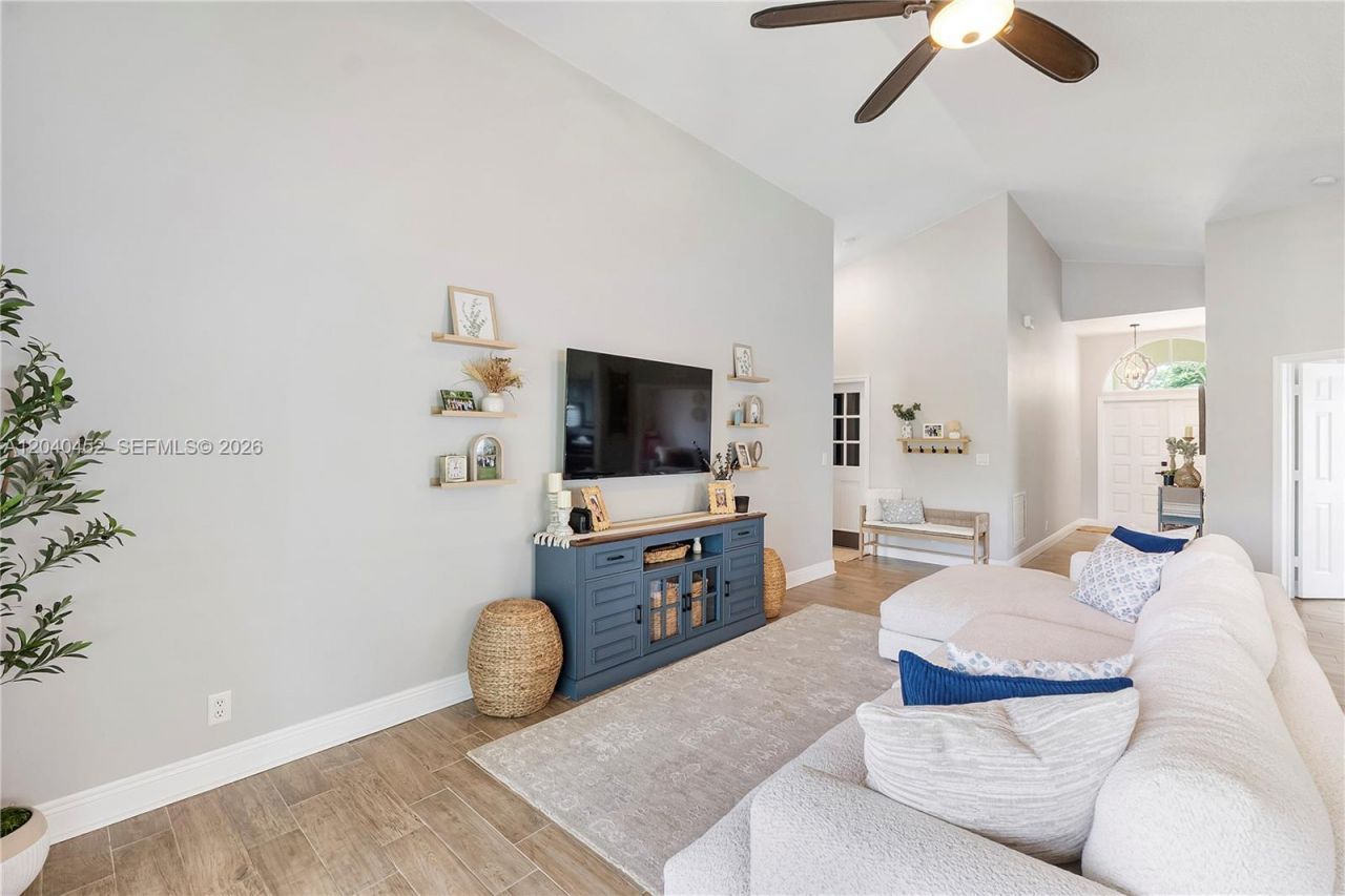 124 Preserve Dr, Royal Palm Beach, FL 33411 Photo