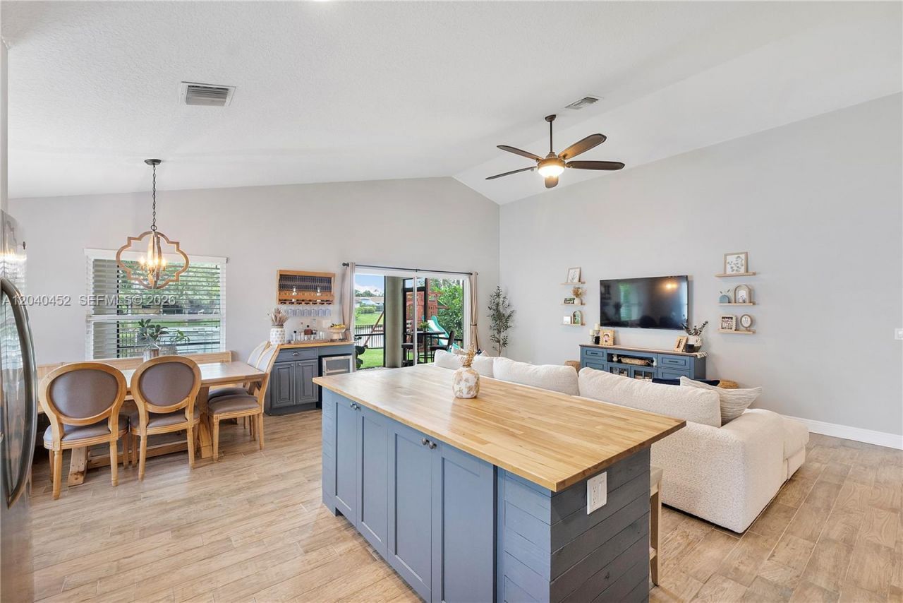 124 Preserve Dr, Royal Palm Beach, FL 33411 Photo