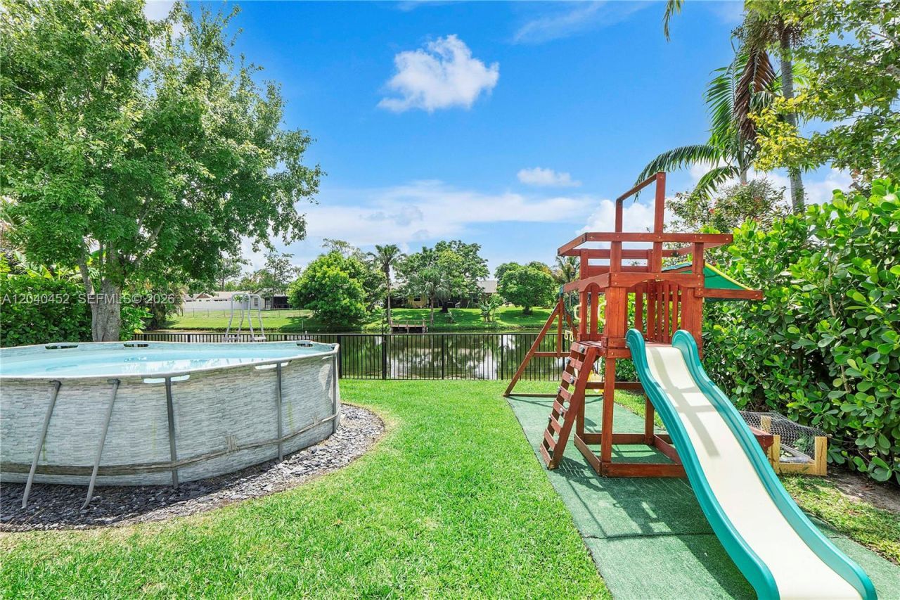 124 Preserve Dr, Royal Palm Beach, FL 33411 Photo