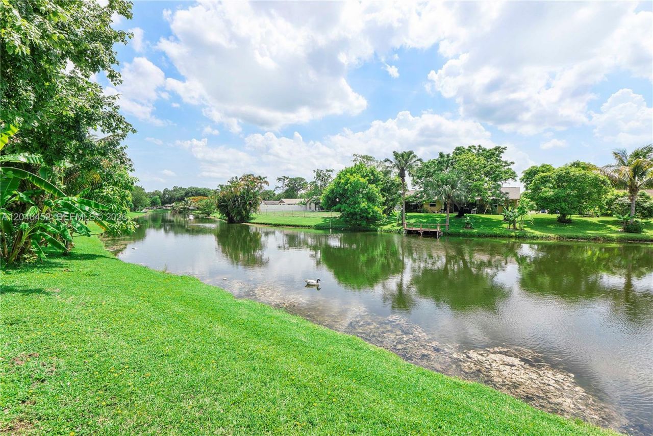 124 Preserve Dr, Royal Palm Beach, FL 33411 Photo