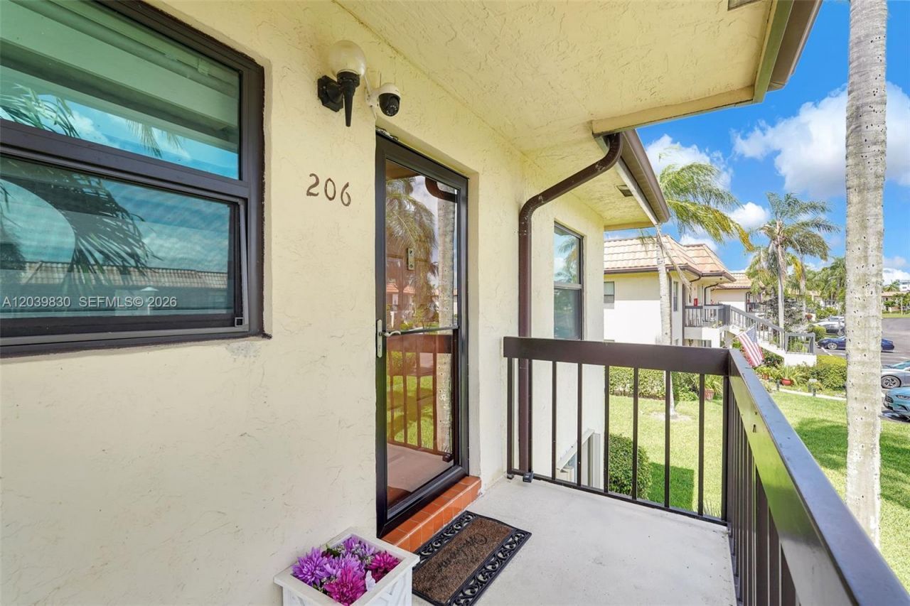 7142 Golf Colony Ct , Unit 206, Lake Worth, FL 33467 Photo