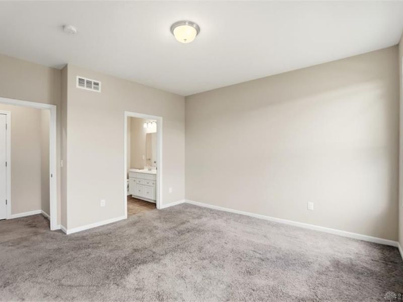 924 Valleywatch Drive, Springfield Township, OH 45231 Photo 18