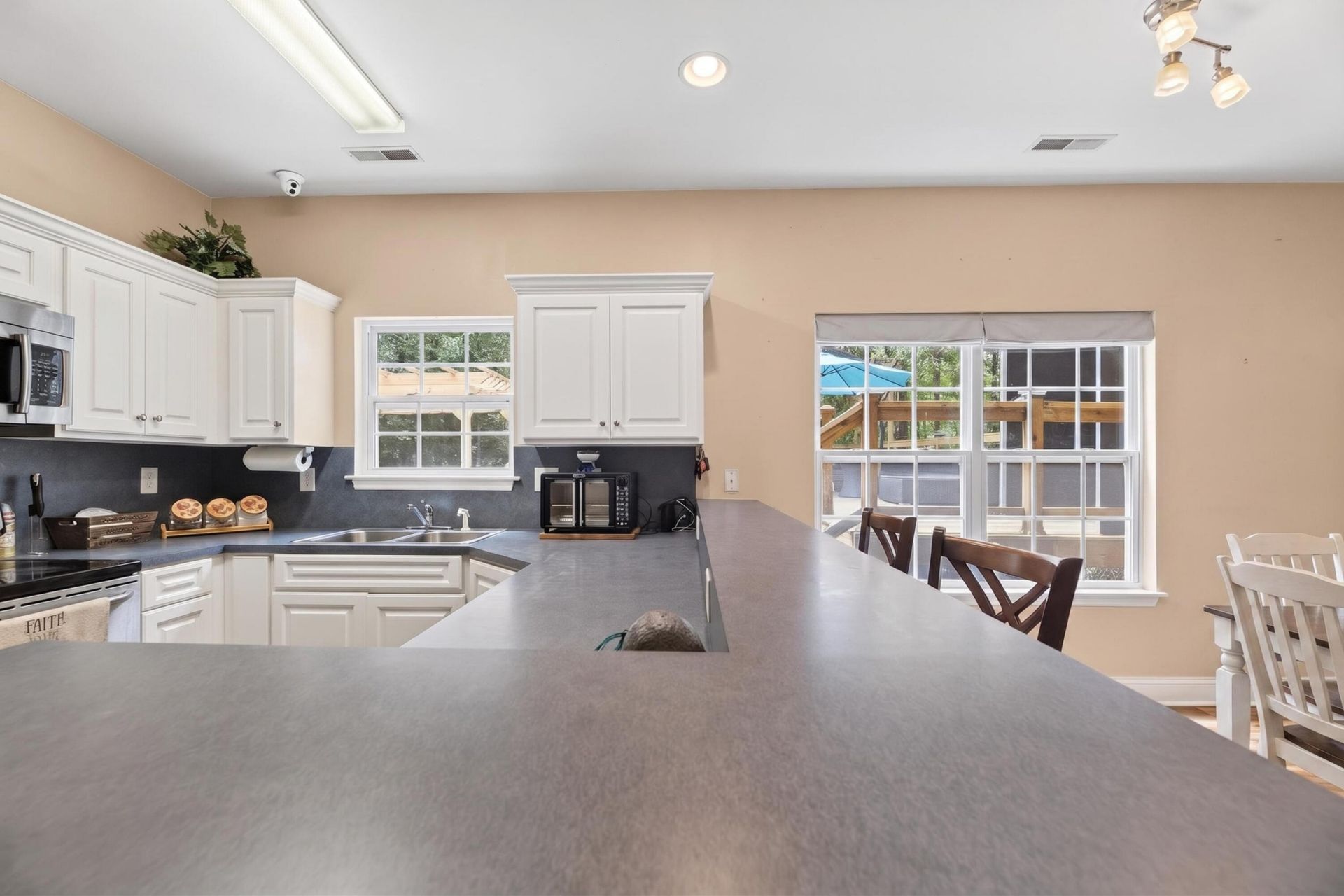 1772 Kenwood Road Photo 15