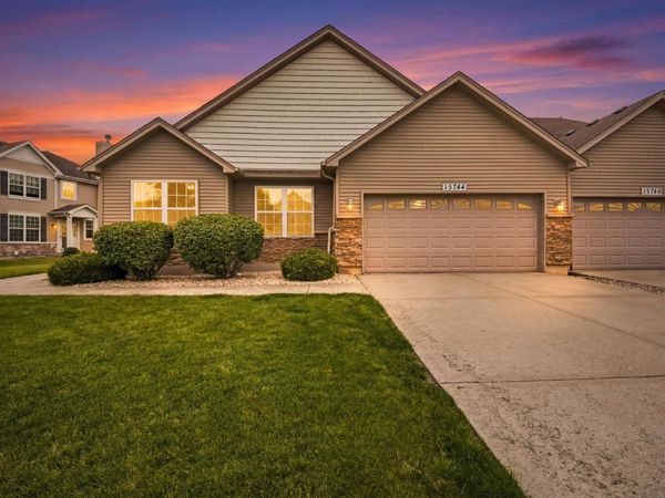 15744 Cove Circle , Plainfield, IL 60544