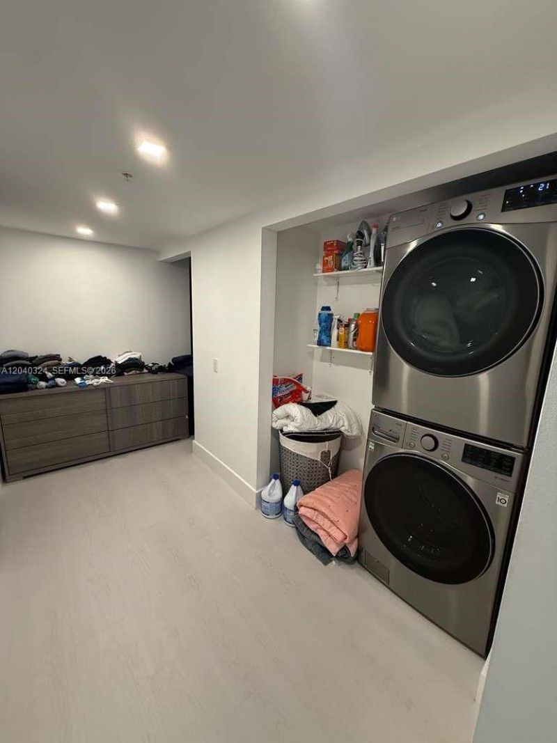 41 SE 5th St , Unit 1708, Miami, FL 33131 Photo