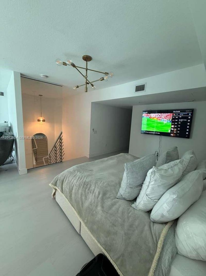 41 SE 5th St , Unit 1708, Miami, FL 33131 Photo