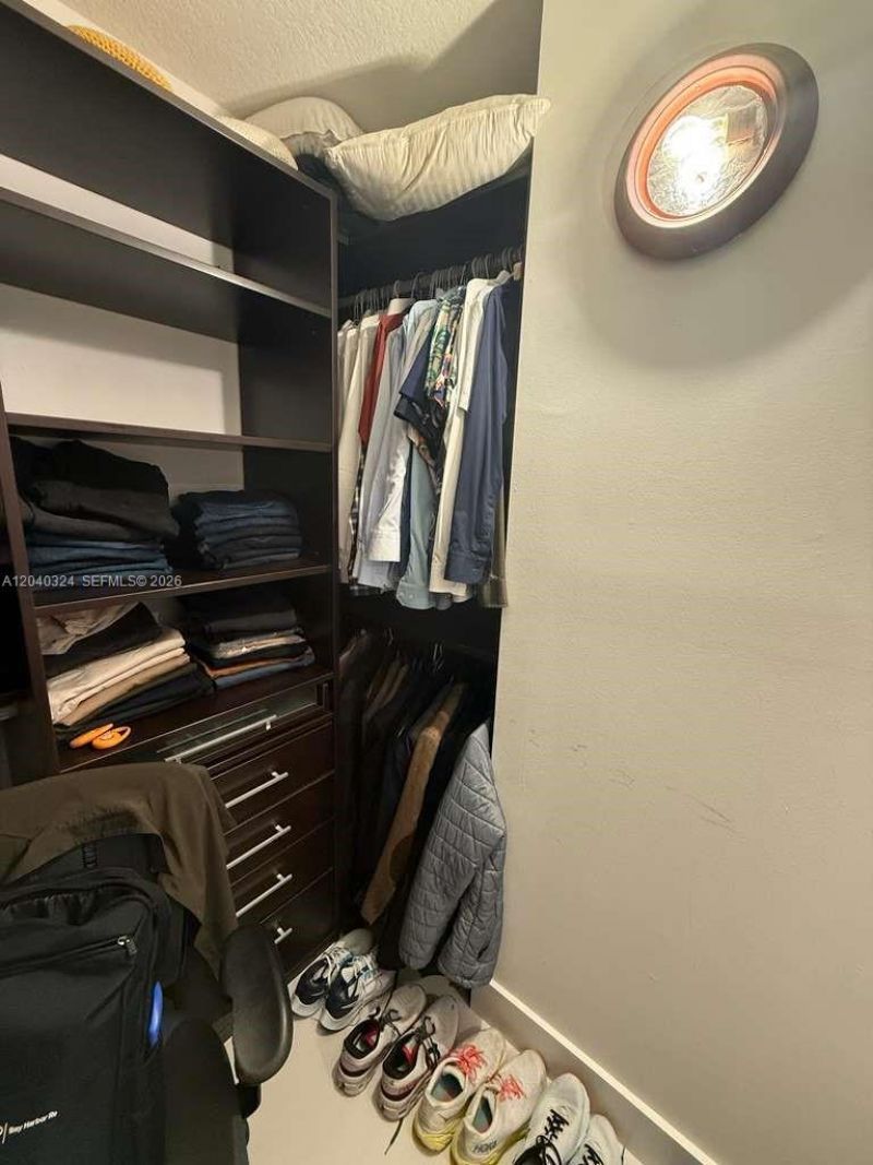 41 SE 5th St , Unit 1708, Miami, FL 33131 Photo