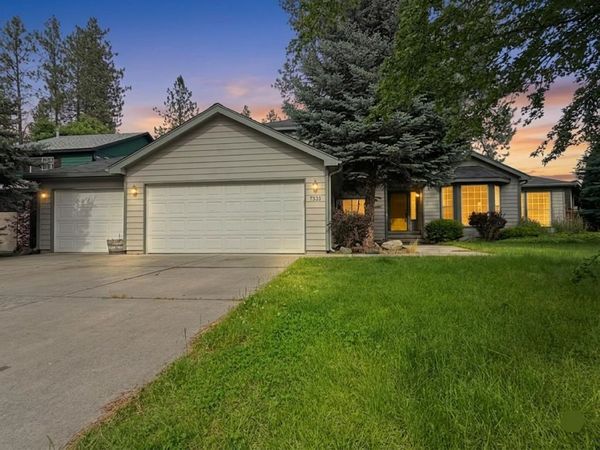 7321 W Kendick Ave, Nine Mile Falls, WA 99026