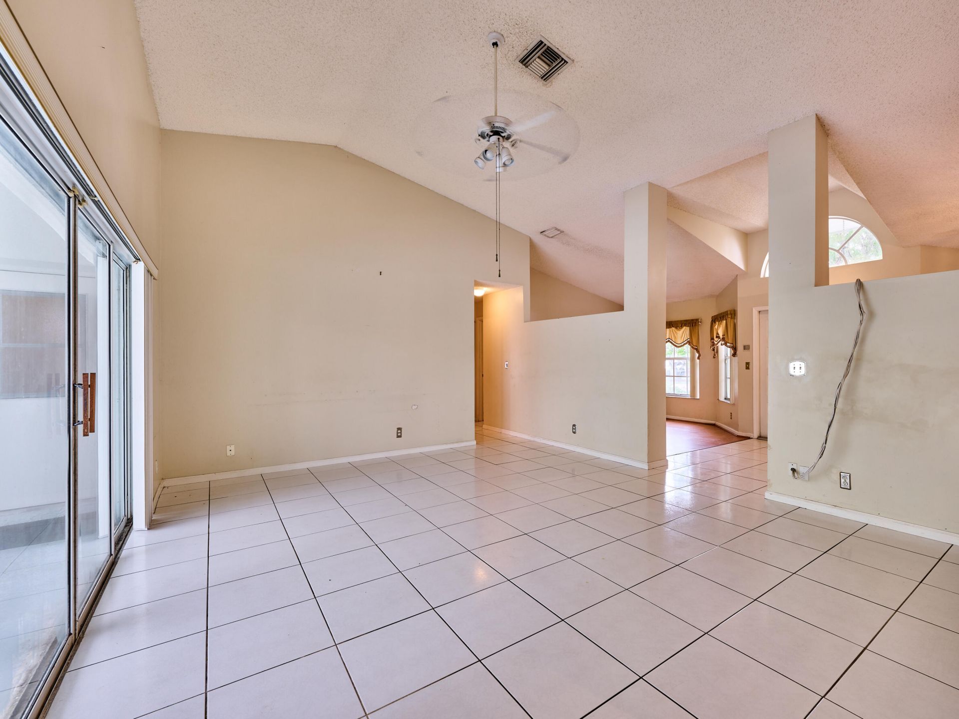 4610 NW 100th Way, Coral Springs, FL 33076 Photo