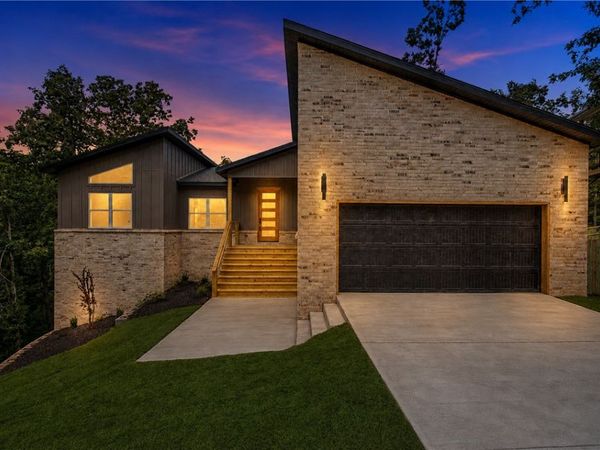 4 Lauder Circle, Bella Vista, AR 72715