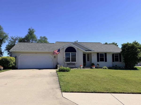 979 HIGHFIELD Court, Middlebury, IN 46540