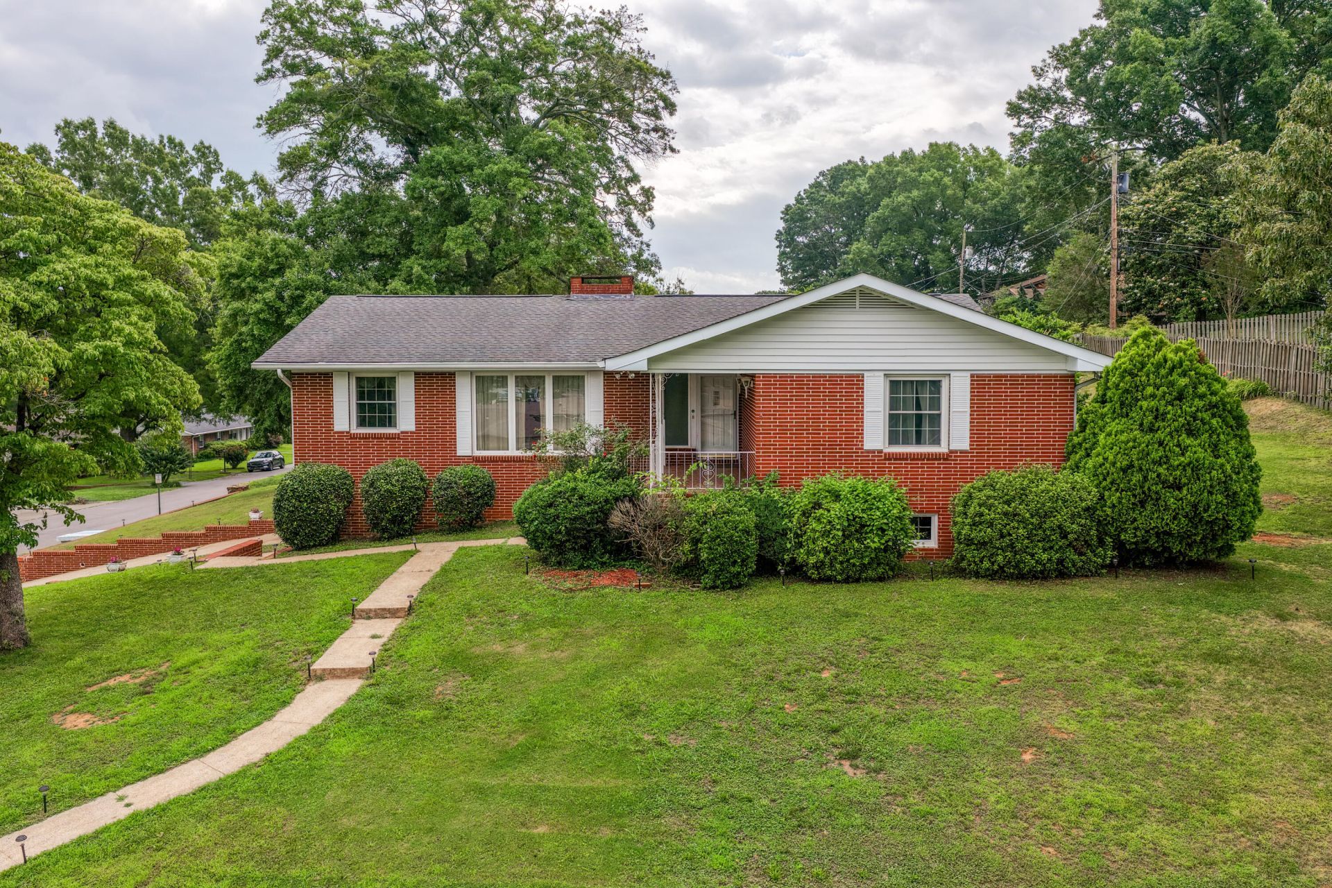 618 Melville Avenue, Chattanooga, TN 37412 Main Photo