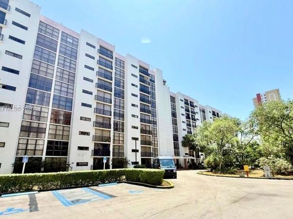 16909 N Bay Rd , Unit 116, Sunny Isles Beach, FL 33160