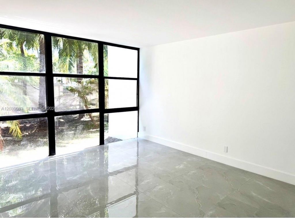 16909 N Bay Rd , Unit 116, Sunny Isles Beach, FL 33160 Photo