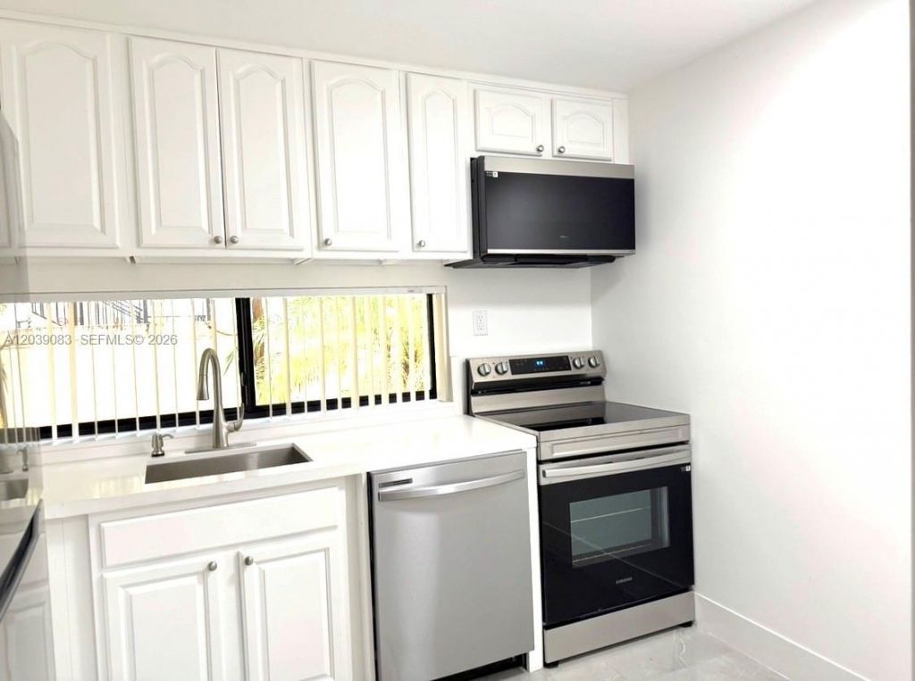 16909 N Bay Rd , Unit 116, Sunny Isles Beach, FL 33160 Photo