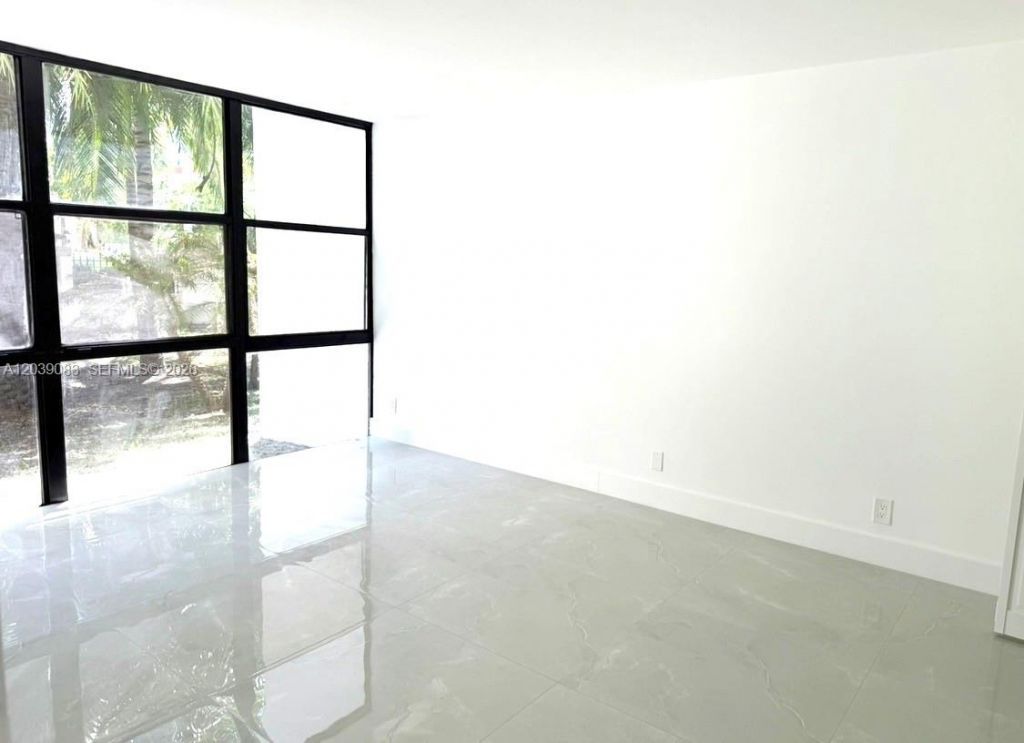 16909 N Bay Rd , Unit 116, Sunny Isles Beach, FL 33160 Photo