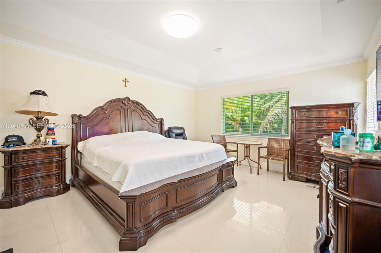 6185 W 10th Ave , Hialeah, FL 33012 Photo
