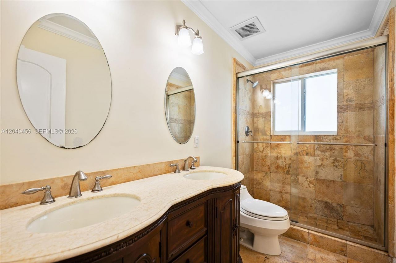 6185 W 10th Ave , Hialeah, FL 33012 Photo