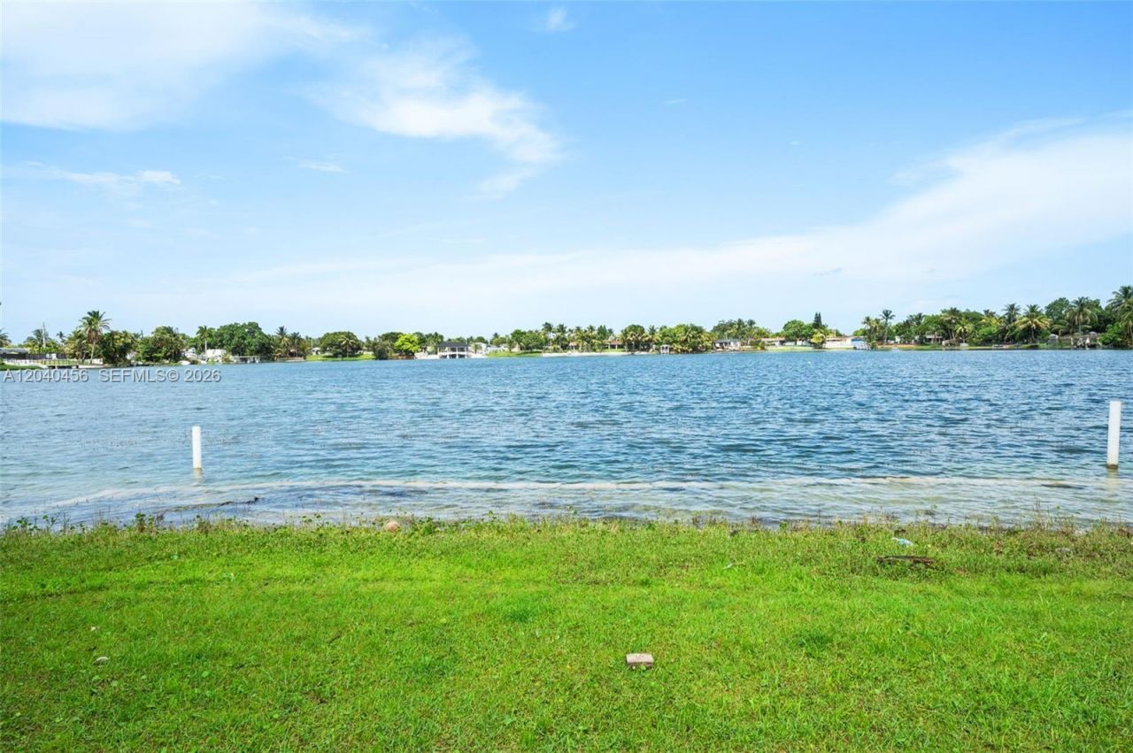 6185 W 10th Ave , Hialeah, FL 33012 Photo