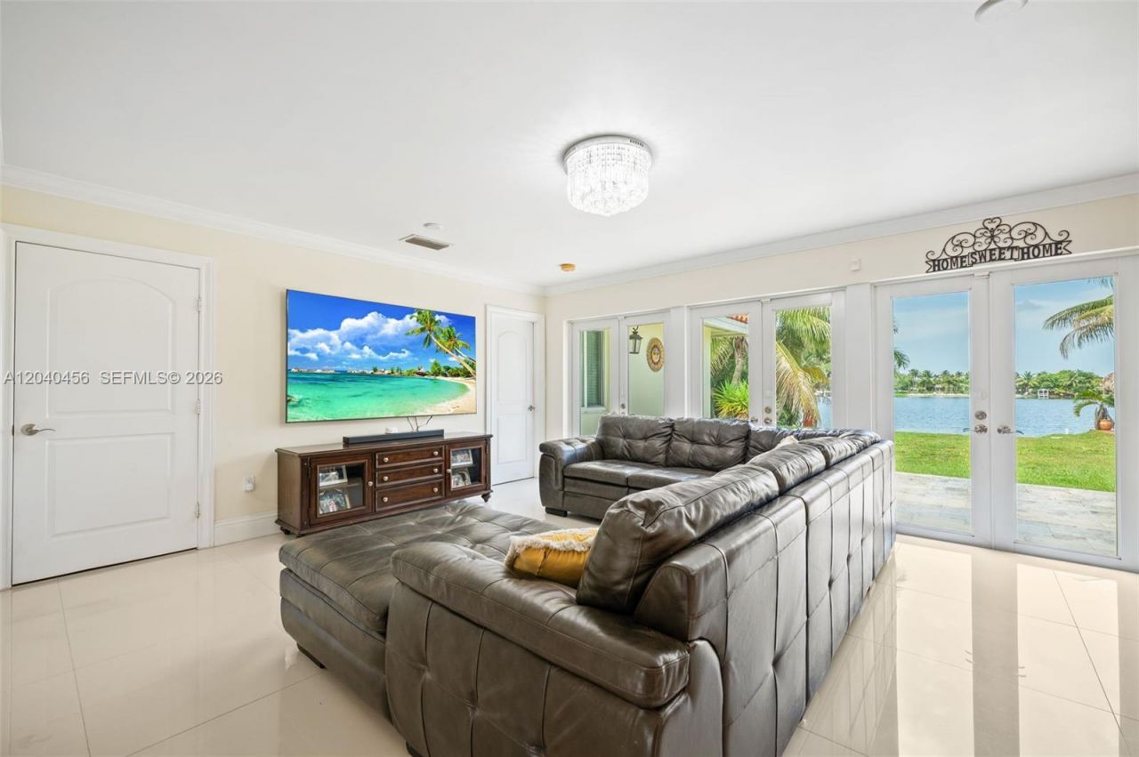 6185 W 10th Ave , Hialeah, FL 33012 Photo