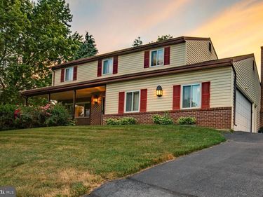 6121 GENEVA DRIVE, EAST PETERSBURG, PA 17520
