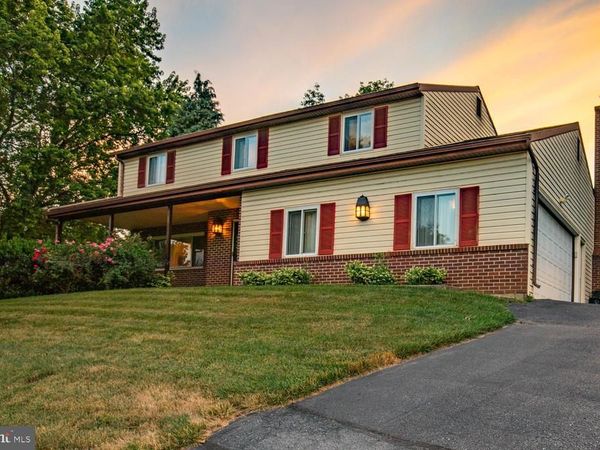 6121 GENEVA DRIVE, EAST PETERSBURG, PA 17520