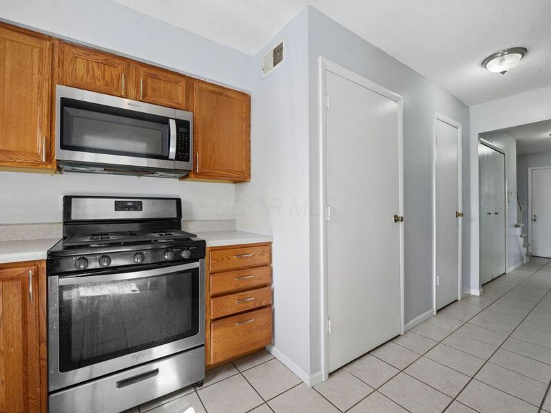 6164 Stornoway Drive S, Unit 6164, Columbus, OH 43213 Photo 12