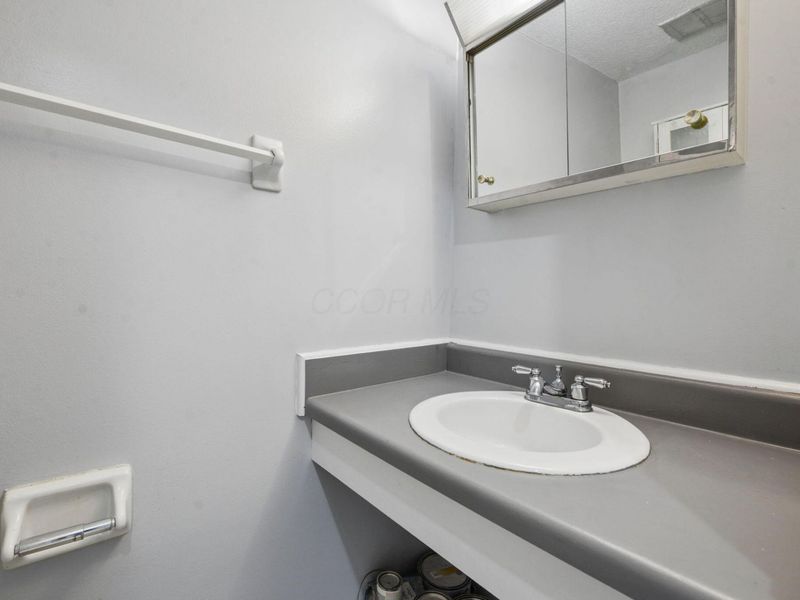 6164 Stornoway Drive S, Unit 6164, Columbus, OH 43213 Photo 15