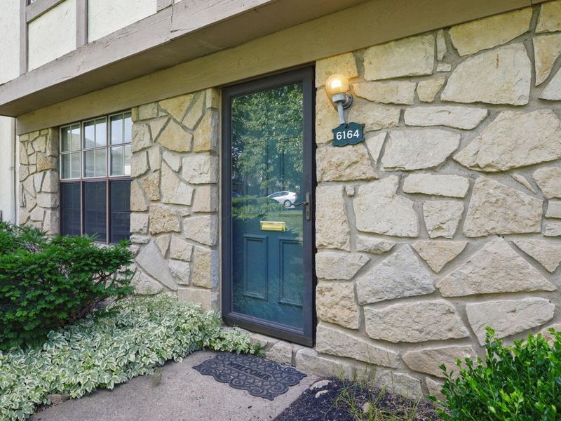 6164 Stornoway Drive S, Unit 6164, Columbus, OH 43213 Photo 4