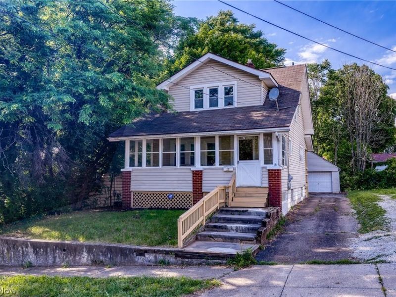39 E Catawba Avenue, Akron, OH 44301 Photo 2