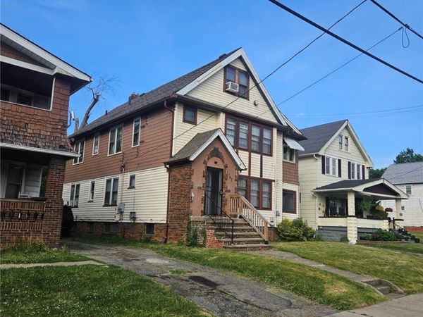 1747 Catalpa Road , Cleveland, OH 44112