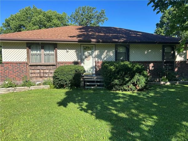 6740 SE Horseshoe Drive, Holt, MO 64048