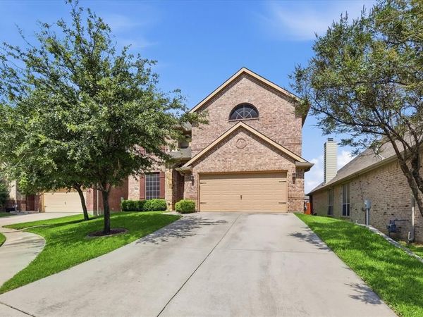 1905 Fountain Meadows Drive, Euless, TX 76039