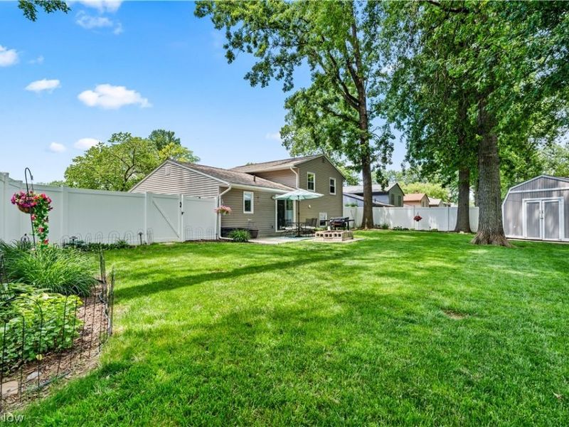 755 Bedford Avenue, Elyria, OH 44035 Photo 10