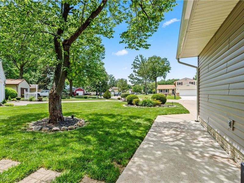 755 Bedford Avenue, Elyria, OH 44035 Photo 11
